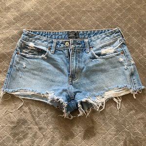 Abercrombie & Fitch Low Rise Short